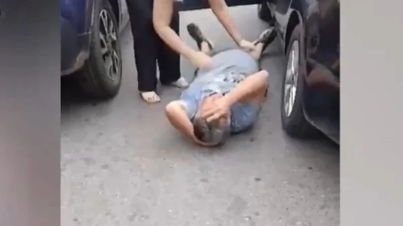 Agreden a conductor de plataforma con gas pimienta tras roce vehicular sin daños