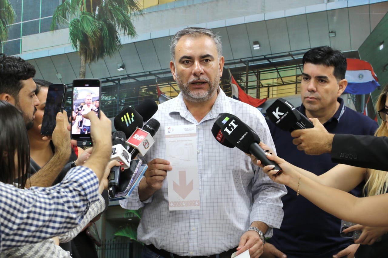 Democracia tambalea acusa senador Villalba: denuncian vulnerabilidad de las máquinas de votación del TSJE