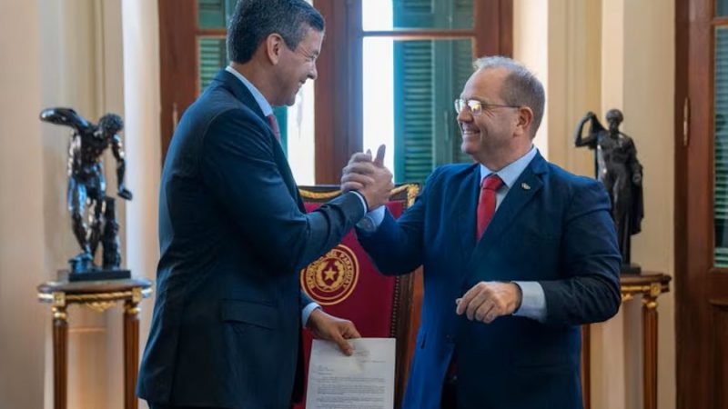 Hugo Ramírez dispara: “La ANR de Santi es elitista, buscan candidatos con ojos verdes y ceros en la cuenta”