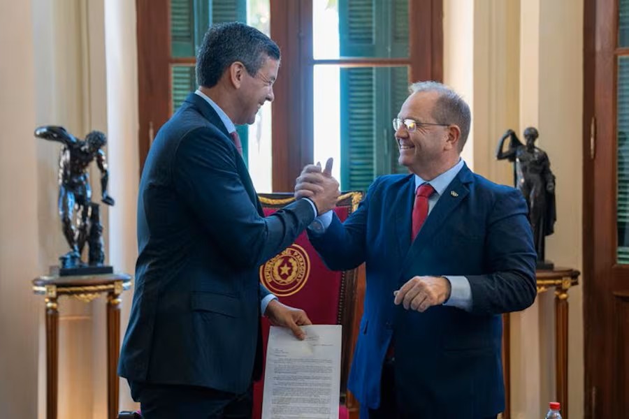 Hugo Ramírez dispara: “La ANR de Santi es elitista, buscan candidatos con ojos verdes y ceros en la cuenta”