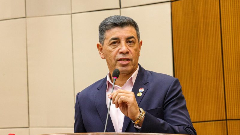 Víctor Ríos pide inamovilidad en la Corte tras prometer que no lo haría