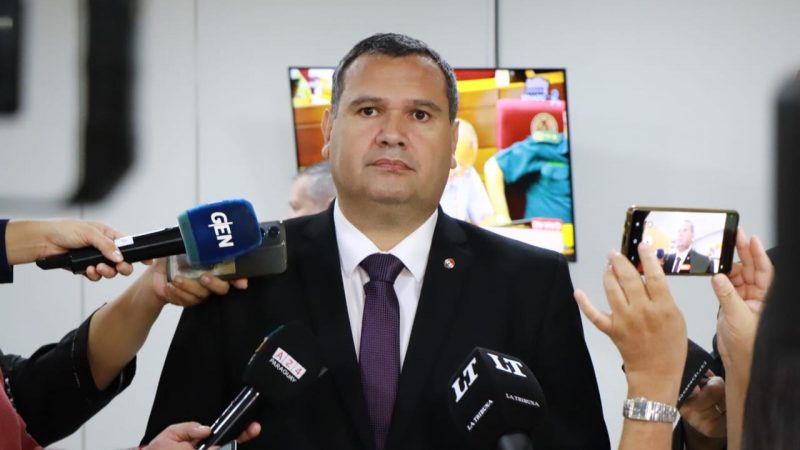 Senador Maidana acusa a Abdo de conspirar contra su propio partido y su vicepresidente