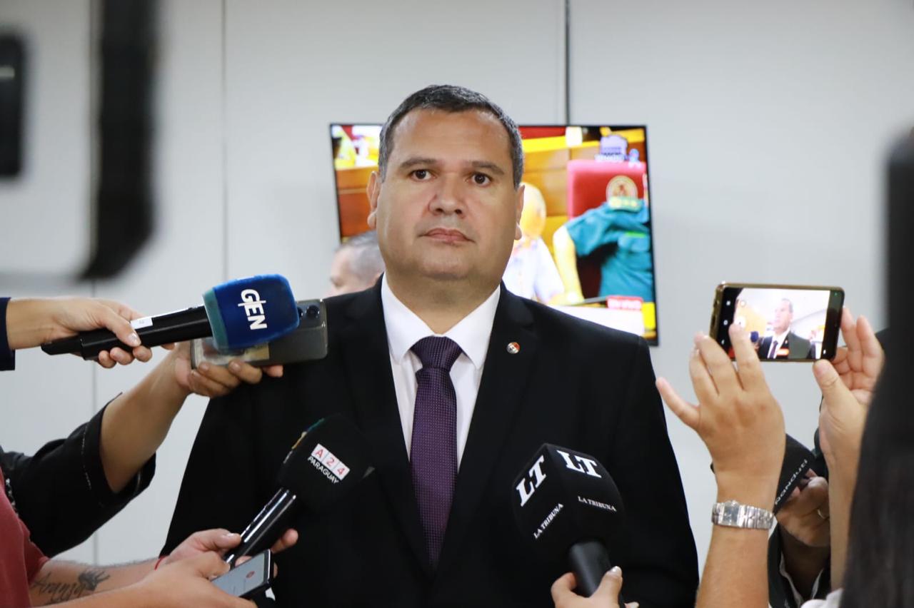 Senador Maidana acusa a Abdo de conspirar contra su propio partido y su vicepresidente