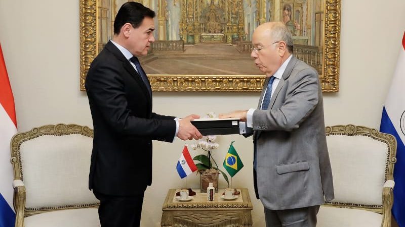 Gobierno podría llevar a la luz informe de espionaje brasileño, apuntó ministro Giménez