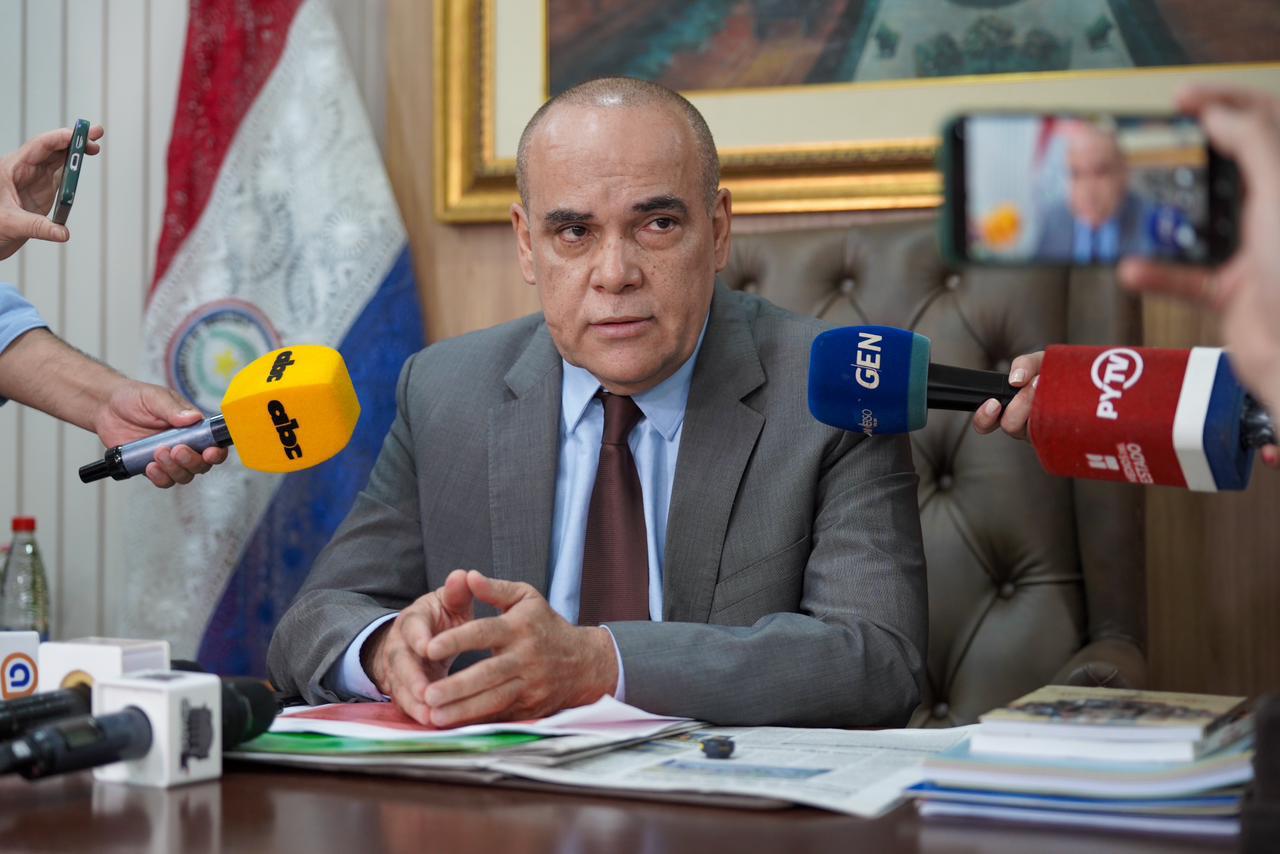 ¿Bachi abre el paraguas en Asunción? Derrota en CDE enciende alarmas en la ANR