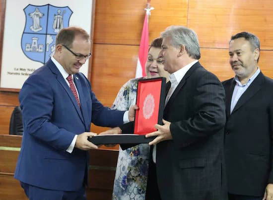 Cartes busca intendente “neutral”: Camilo Pérez en la mira del oficialismo para Asunción