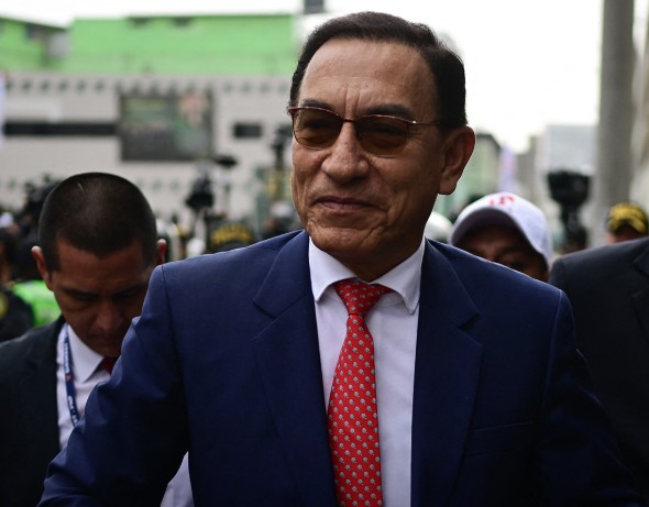 Otro presidente peruano cae: Vizcarra condenado a 14 años por millonarios sobornos
