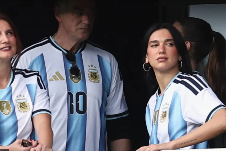 Dua Lipa se robó todas las miradas en el Boca Vs River