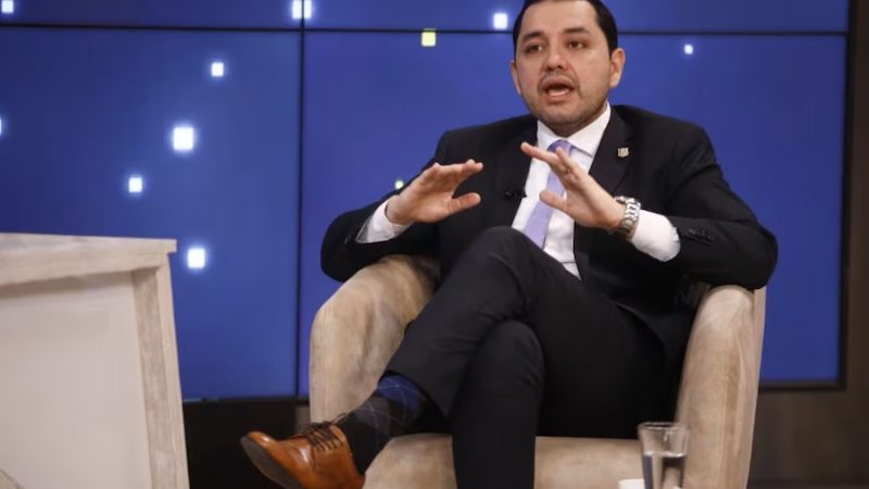 Intendente Luis Bello niega remate de Costanera Norte, pero el presupuesto lo contradice