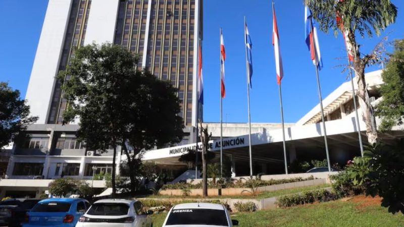 Municipalidad admite deuda millonaria y busca crédito para aguinaldos