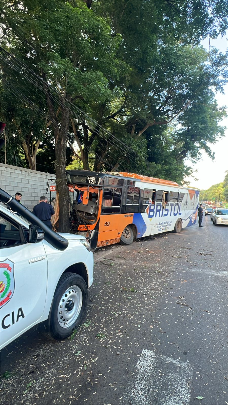 Accidente sobre avenida Mariscal López deja varios pasajeros heridos