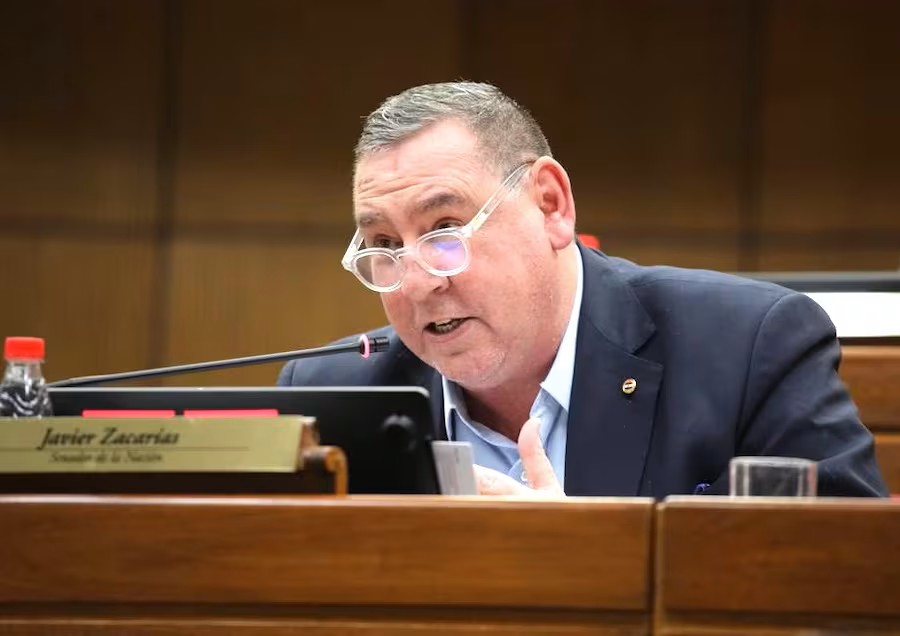 Zacarías y Soroka desatan pulseada colorada por el control de la Comisión Permanente