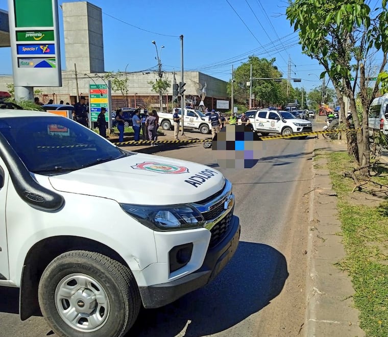 Muere una motociclista tras accidente con un bus sobre Artigas