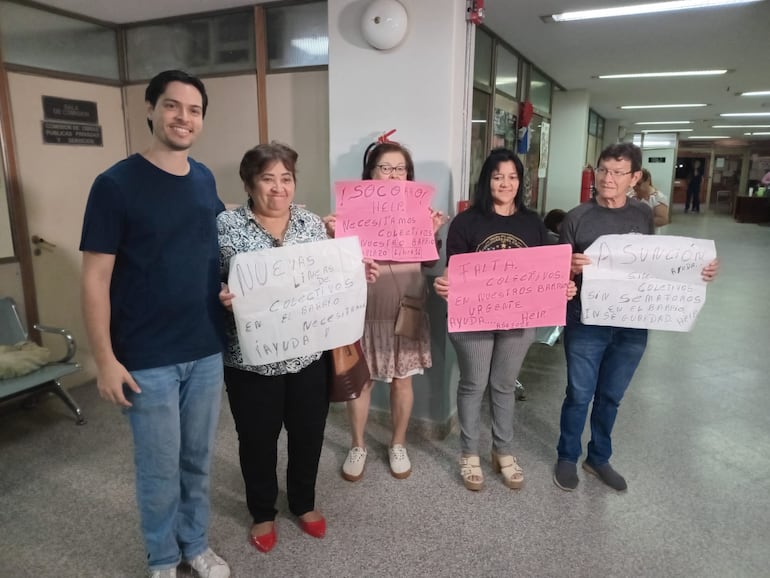 Exigen más transporte público para Asunción: trinidenses se manifiestan en la Junta Municipal