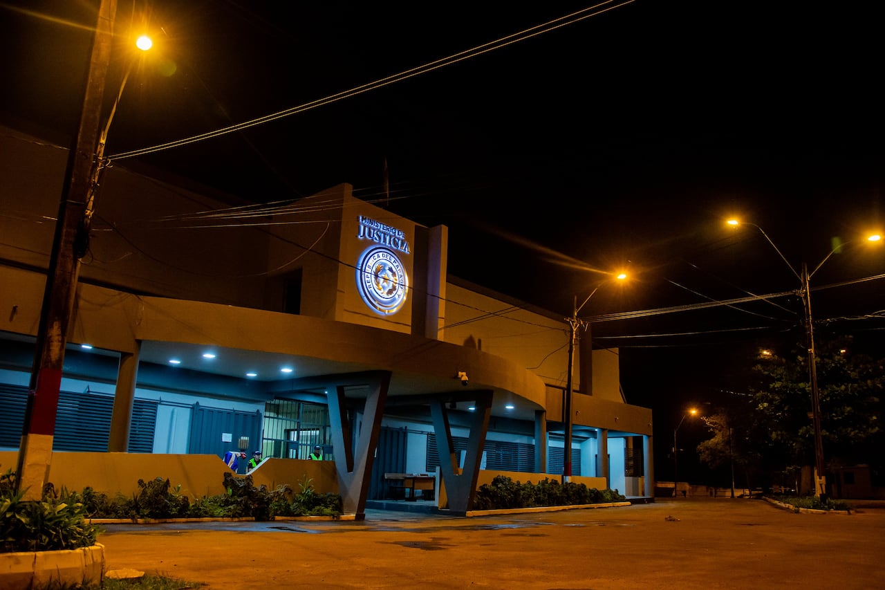 Verifican celda de Alberto Koube en Tacumbú tras denuncia de privilegios