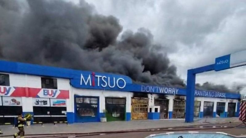 Voraz incendio consume local comercial en Saltos del Guairá