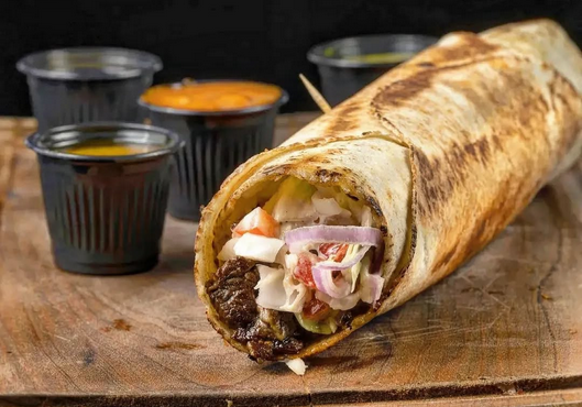 Subirá el precio del lomito: Gastronómicos anuncian reajuste por constante aumento del costo de la carne