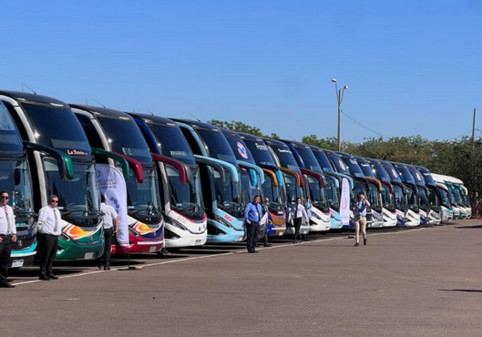 DINATRAN presenta 77 nuevos buses como parte del proceso de modernización del transporte