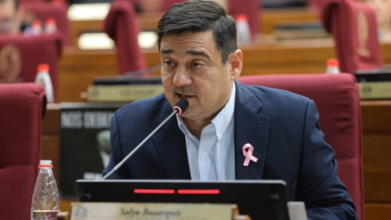 Senador Buzarquis denuncia: “Los hospitales nuevos están rodeados de farmacias porque la mafia sabotea lo público”