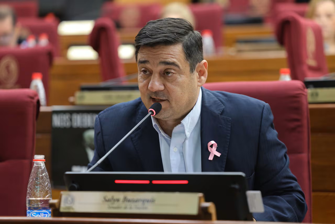 Senador Buzarquis denuncia: “Los hospitales nuevos están rodeados de farmacias porque la mafia sabotea lo público”