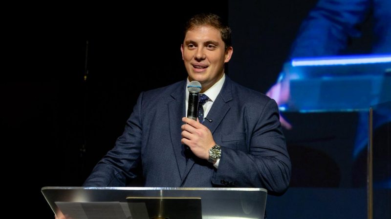 Maxi Ayala respalda a Camilo Pérez y cuestiona la trayectoria política de Soledad Núñez