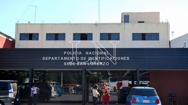 Jubilada sufrió un calvario por error: presa, esposada, encapuchada y enviada al interior