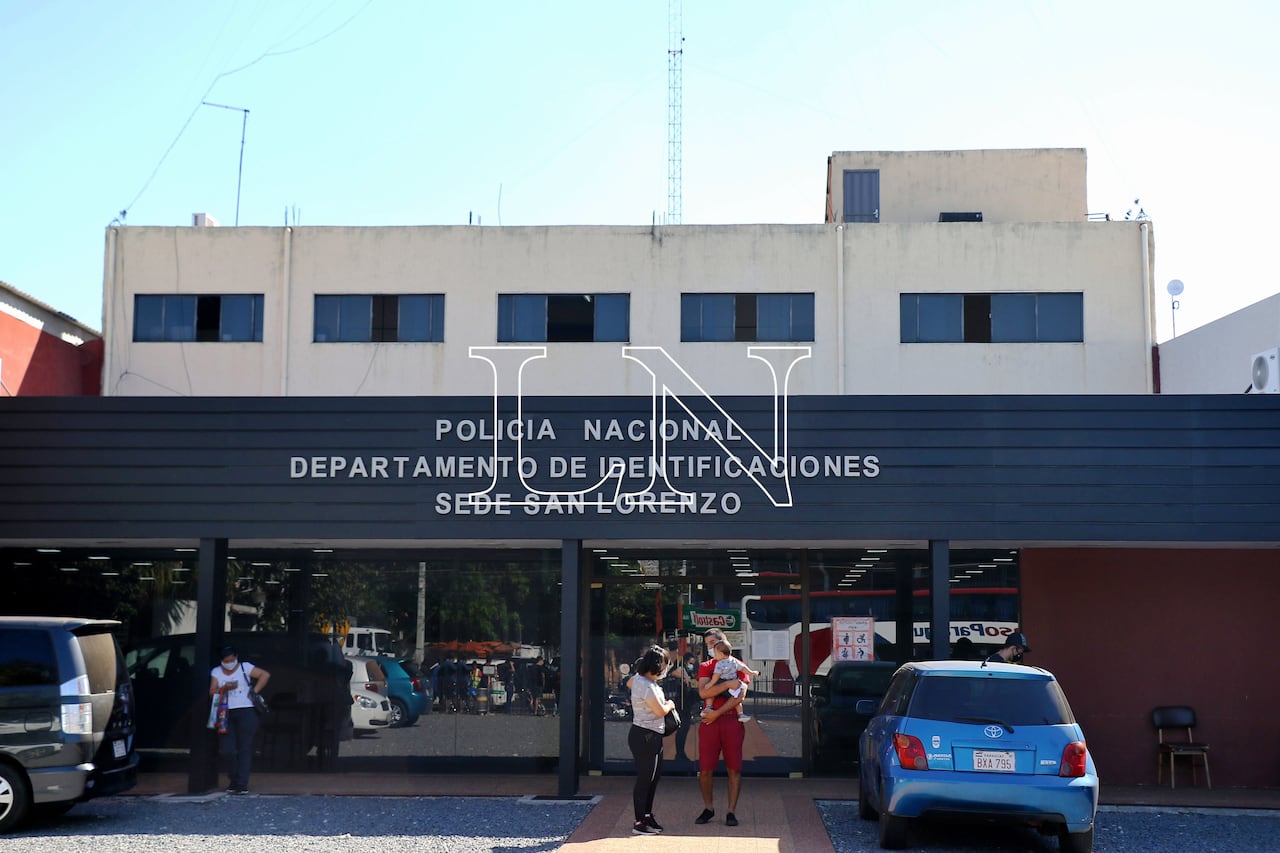 Jubilada sufrió un calvario por error: presa, esposada, encapuchada y enviada al interior