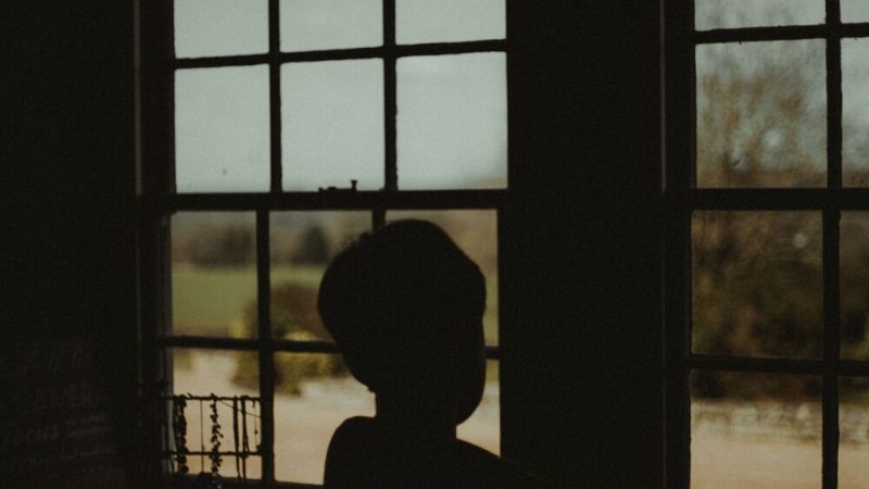 Imputan a padrastro que abusó de tres niños y les transmitió sífilis y VIH