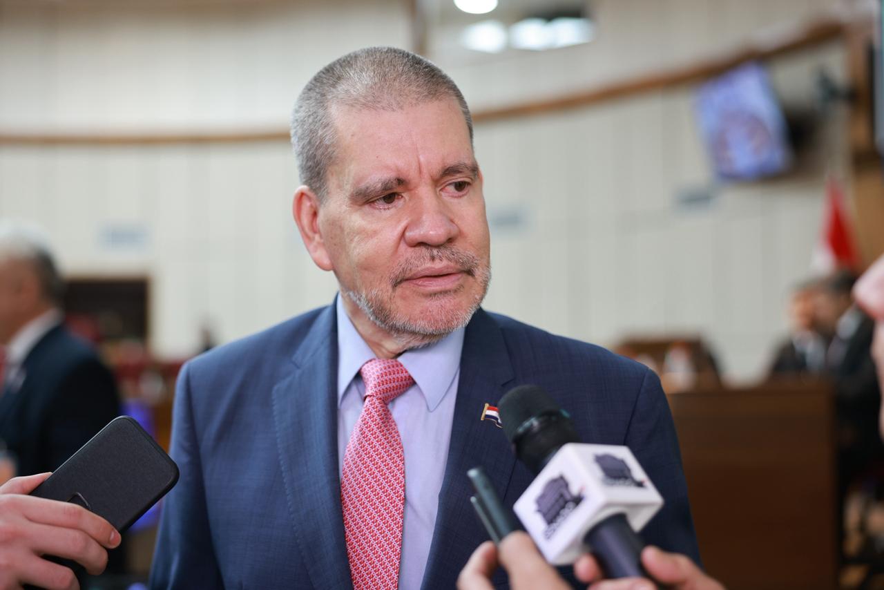 Honor Colorado busca apagar el incendio entre Riera y Núñez por ascensos policiales