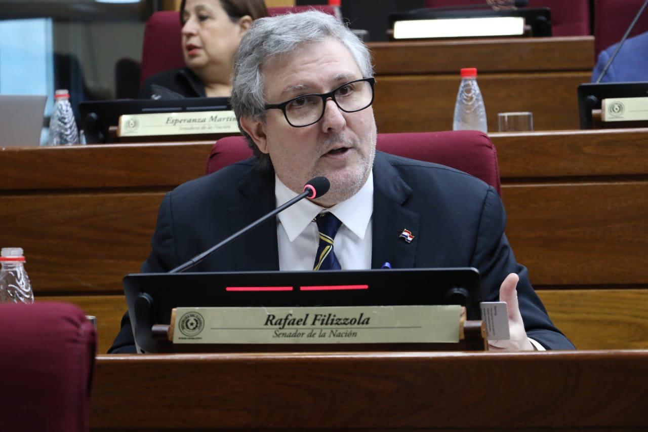 Filizzola exige polígrafo para militares y ministro de Inteligencia: “A ver si sale limpio”