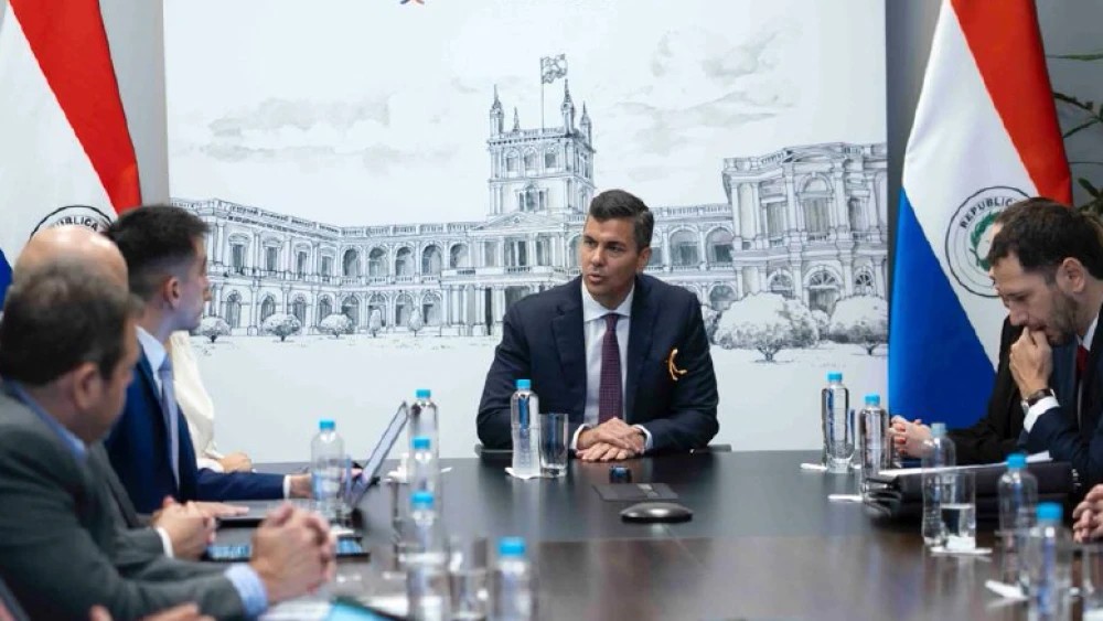 Un enojado Peña puso frente a frente a Essap y ANDE para solucionar problemas tras corte de energía