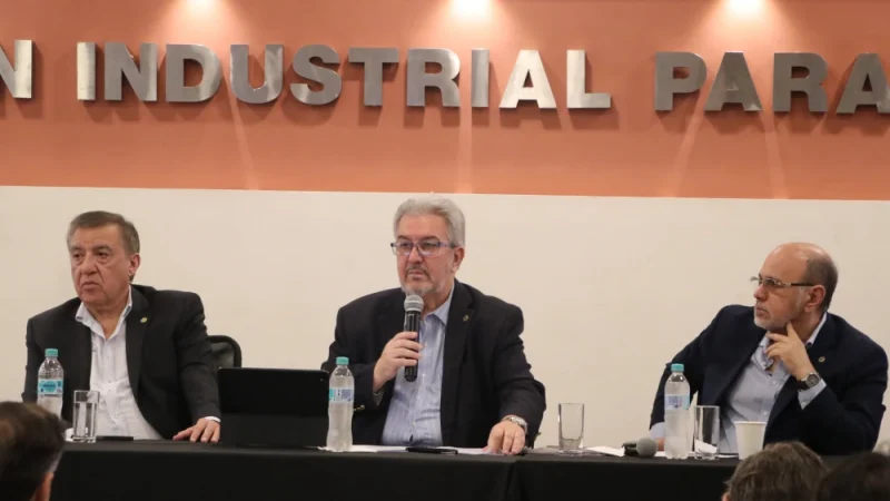 Industriales alertan sobre crisis económica y exigen acciones urgentes al Gobierno