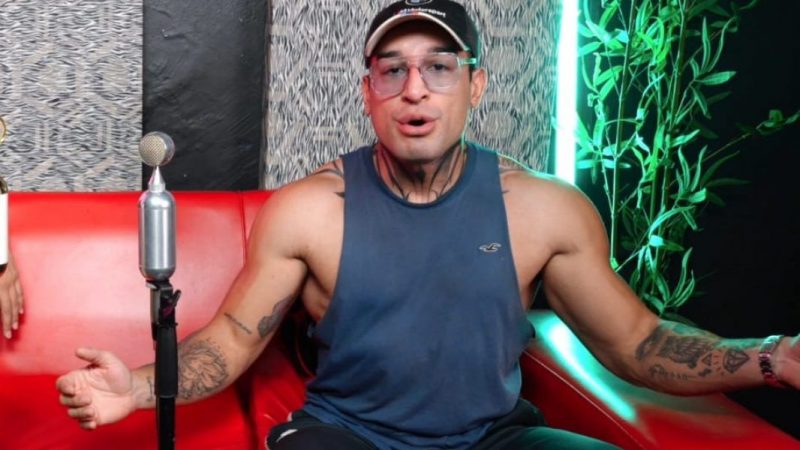 Indignación total contra «Moccacino» por burlarse de papá con hijo autista