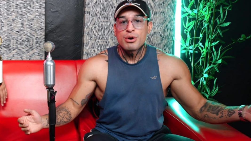 Indignación total contra «Moccacino» por burlarse de papá con hijo autista