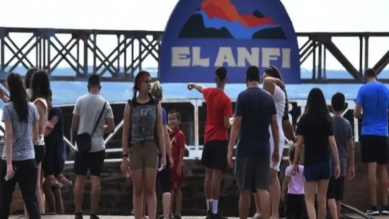 Ministro niega injerencia de Peña en contratos del anfiteatro de San Bernardino