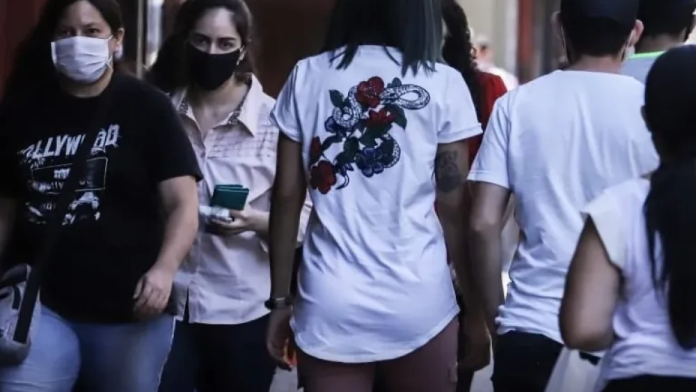 COVID muestra aumento sostenido y coincide con ómicron XFG