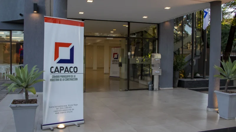 Constructoras advierten posible paralización de obras públicas emblemáticas en 2026