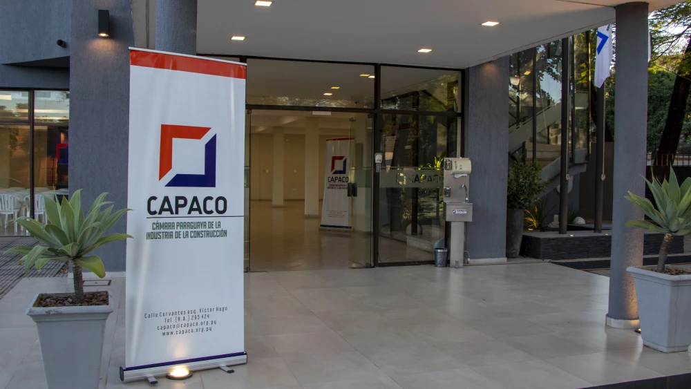 Constructoras advierten posible paralización de obras públicas emblemáticas en 2026