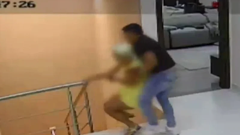 “Esto es una extorsión, hubo agresiones mutuas”, dice el abogado del hombre en el caso de la mujer golpeada