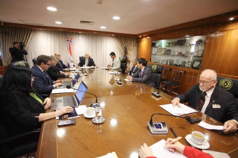 Abogados del Alto Paraná denuncian reunión secreta como afrenta a la independencia judicial