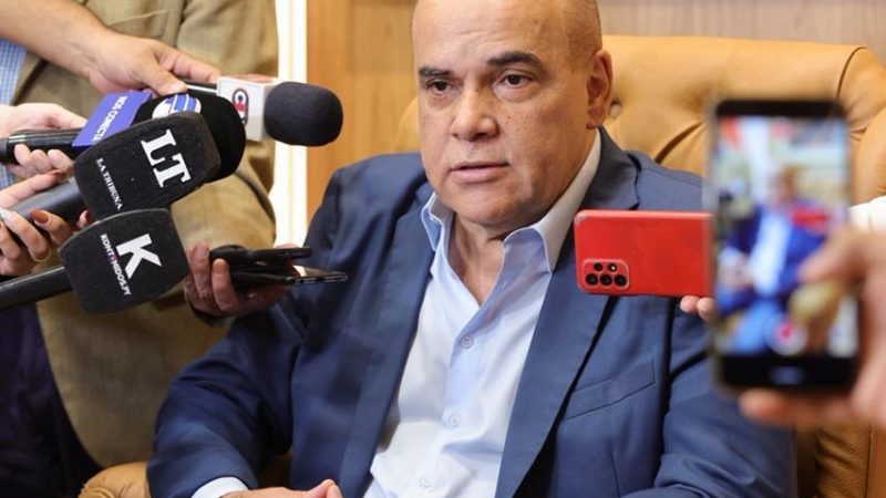 «Bachi» felicita a Rachid y Riera mientras crecen rumores de movidas en Salud y el Interior