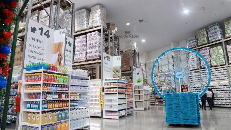 Mayoristas inician campaña de descuentos en 970 productos