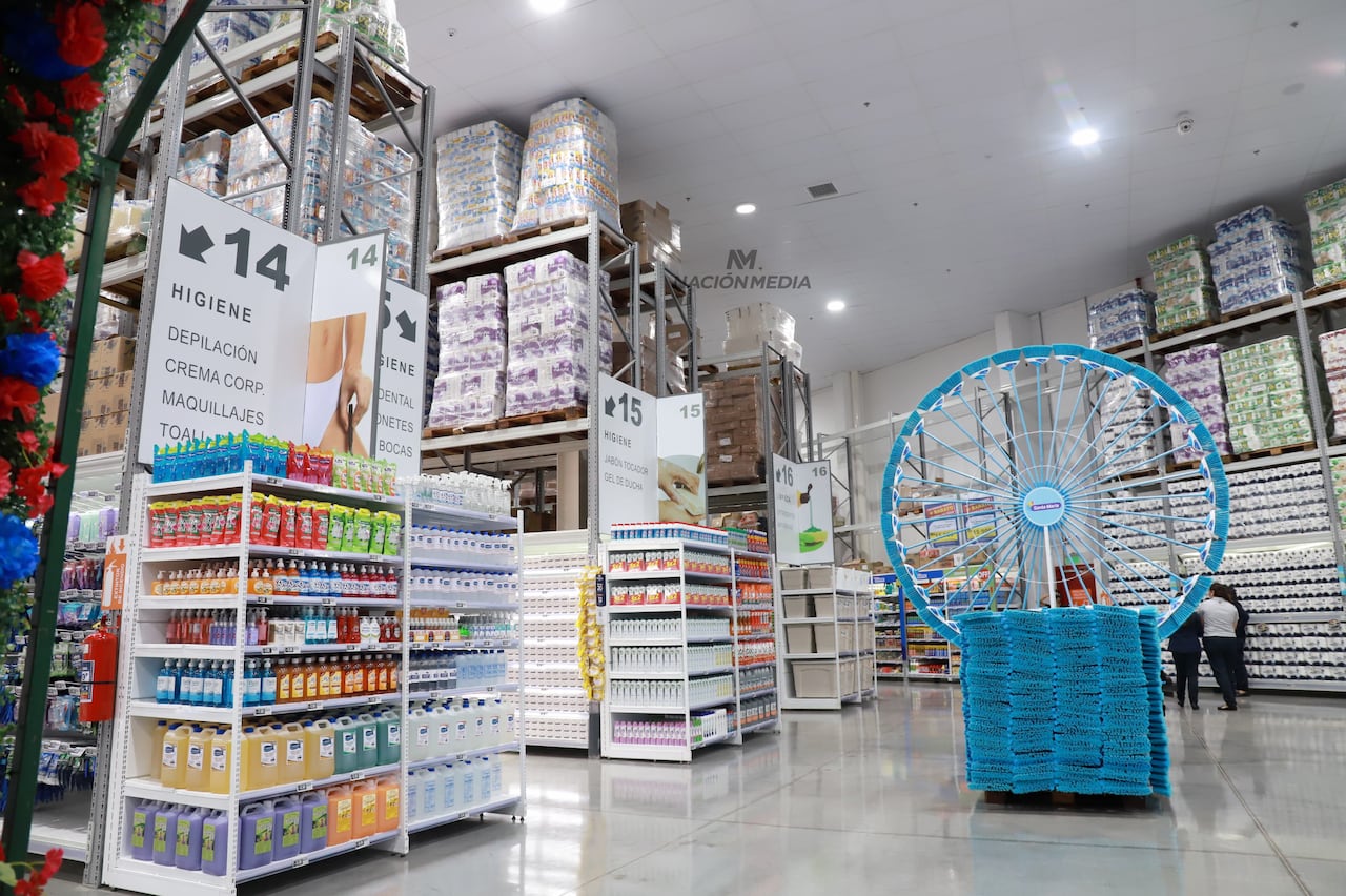 Mayoristas inician campaña de descuentos en 970 productos