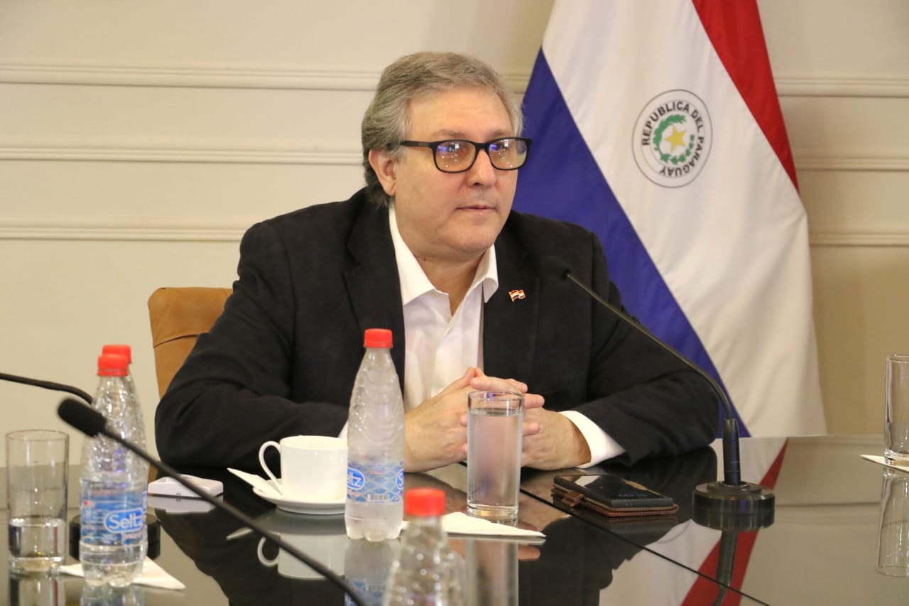 Filizzola cuestiona reunión secreta de ministros con Peña y Cartes