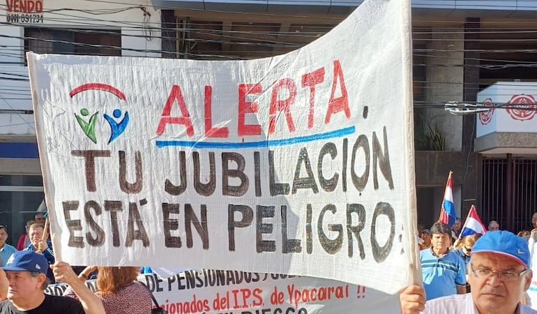Asegurados del IPS denuncian maniobra que pondría en riesgo el fondo jubilatorio