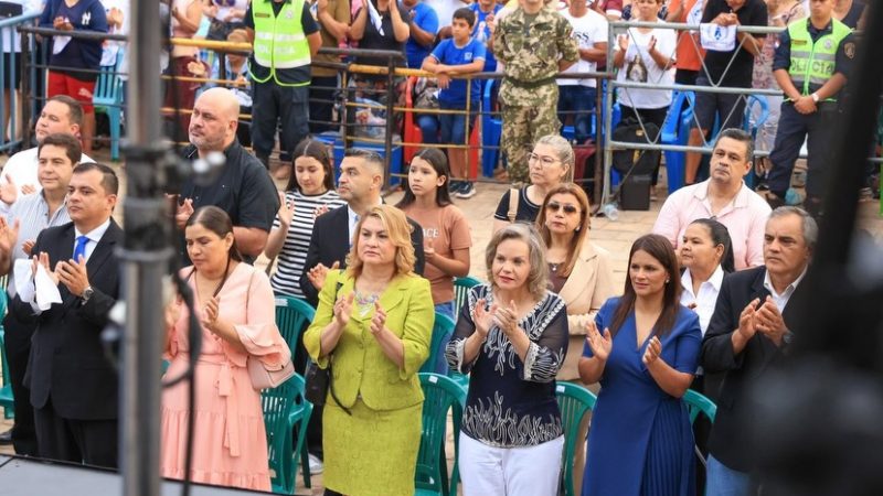 Senadora Samaniego defendió a la clase política tras dura homilía en Caacupé