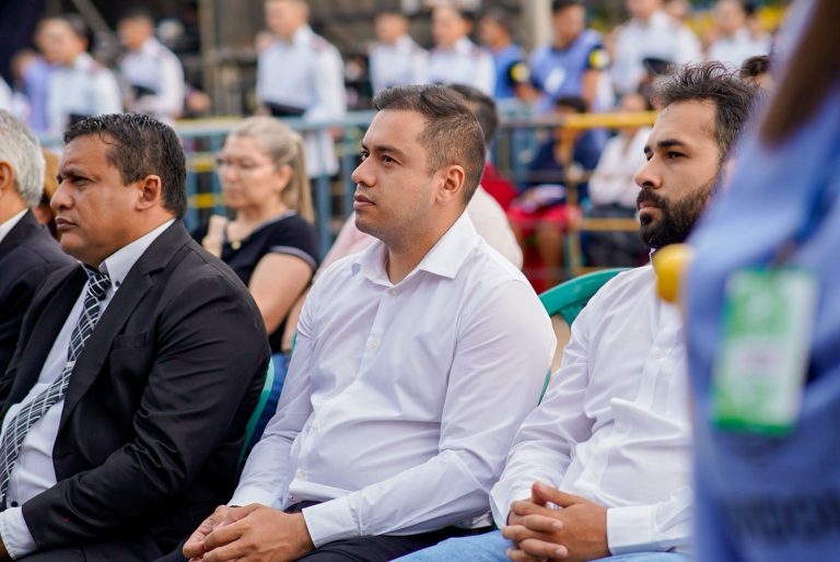 Prieto cuestiona ausencia de Peña y denuncia reunión secreta de la Corte