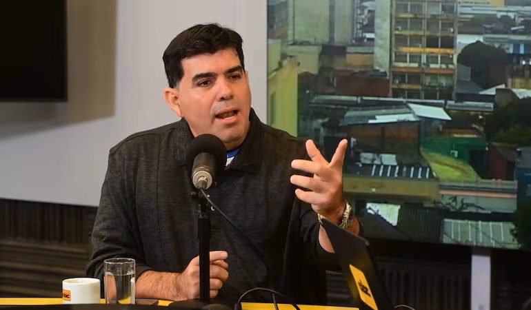 Vaesken acusa al cartismo de “copamiento” del Senado con ley de senaduría vitalicia