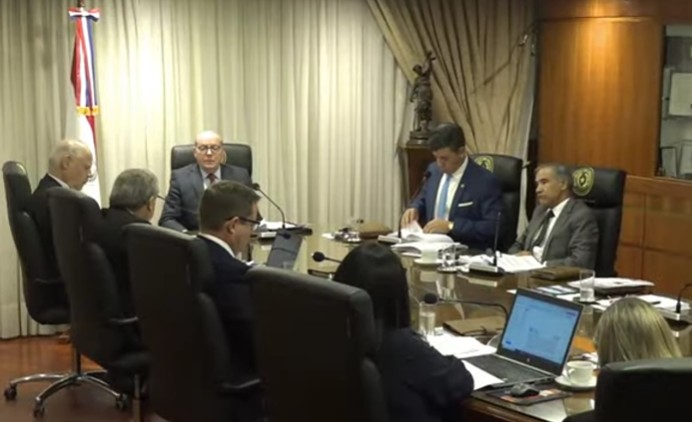 Ministros de la Corte admiten reunión secreta con Peña y dejan dudas sobre Cartes