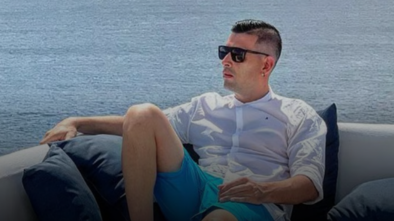 (GALERÍA) Edgar Camarasa mostró cómo va quedando su casota de verano en Coratei